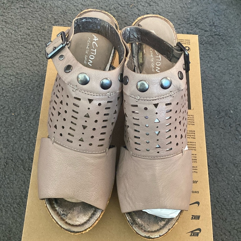 RARE Kenneth Cole wedged sandals with geometric pattern cutouts. Leather.